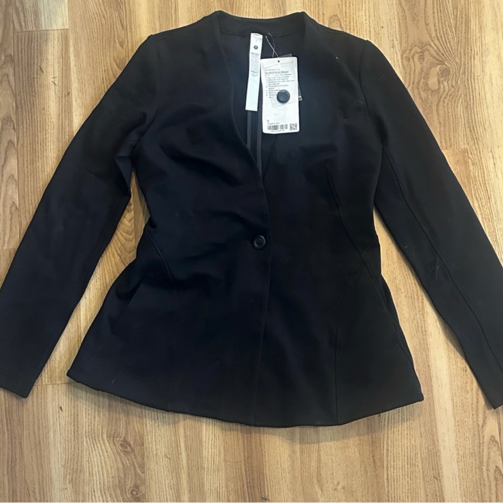 Lululemon stretch knit Women's Black Blazer Jacket. New with tags size small